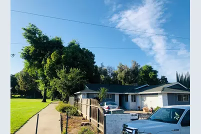 1010 E D Street, Oakdale, CA 95361 - Photo 2