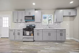 2052 E 4th St, Stockton, CA 95206 - Photo 30