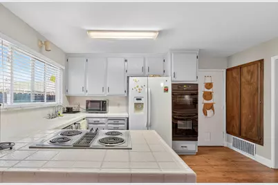 8419 Macduff Court, Stockton, CA 95209 - Photo 12