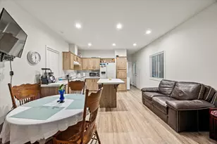 8202 Holly Dr, Citrus Heights, CA 95610 - Photo 26