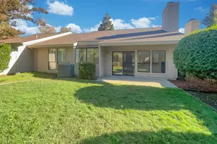 26 Marina Grande Ct, Sacramento, CA 95831 - Photo 8