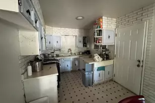 1105 E 7th St, Stockton, CA 95206 - Photo 6