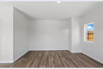 695 Valencia Court, Merced, CA 95341 - Photo 8