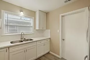 1640 Oxford Way, Stockton, CA 95204 - Photo 18