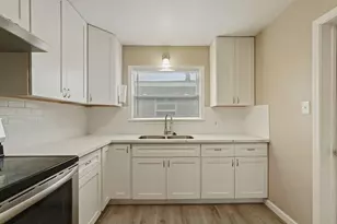 1640 Oxford Way, Stockton, CA 95204 - Photo 14