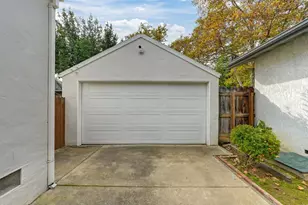 5270 L St, Sacramento, CA 95819 - Photo 32