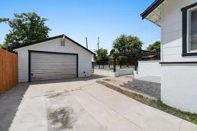 1559 N Carruth Avenue, Fresno, CA 93728 - Photo 20