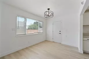 1559 N Carruth Ave, Fresno, CA 93728 - Photo 8