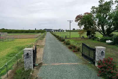 16464 Fox Road, Lodi, CA 95240 - Photo 2