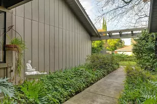 8406 Arbutus Way, Fair Oaks, CA 95628 - Photo 2