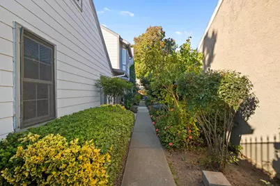 2407 Seamist Drive, Sacramento, CA 95833 - Photo 4