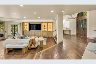 9801 Mira Del Rio Drive, Sacramento, CA 95827 - Photo 8