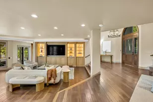 9801 Mira Del Rio Dr, Sacramento, CA 95827 - Photo 8