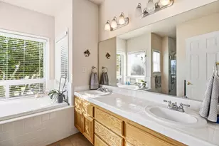 10571 Quiet Havens Ct, Sacramento, CA 95830 - Photo 36