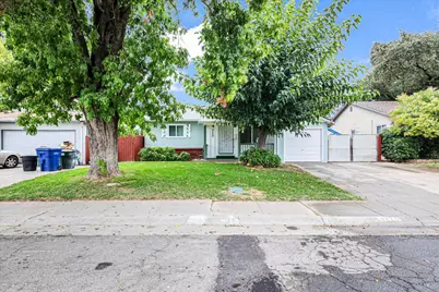 4225 42nd Avenue, Sacramento, CA 95824 - Photo 2