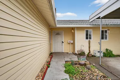 7035 Silver Knoll Street, Rio Linda, CA 95673 - Photo 4