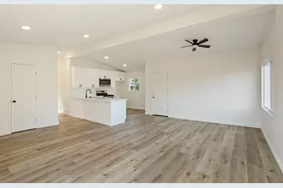 3903 Hogue Avenue, Stockton, CA 95204 - Photo 8