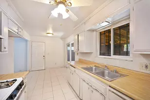 7580 Bellini Way, Sacramento, CA 95828 - Photo 18