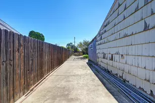 7580 Bellini Way, Sacramento, CA 95828 - Photo 8