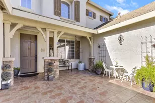 9820 Spring View Way, Elk Grove, CA 95757 - Photo 4