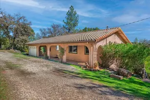 23188 Cottage Hill Dr, Grass Valley, CA 95949 - Photo 2