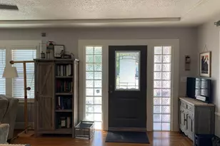 1105 W G St, Oakdale, CA 95361 - Photo 8