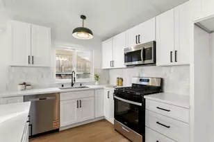 8169 Valley Green Dr, Sacramento, CA 95823 - Photo 12