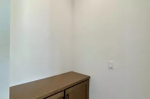 908 Brock Ct, Roseville, CA 95747 - Photo 10