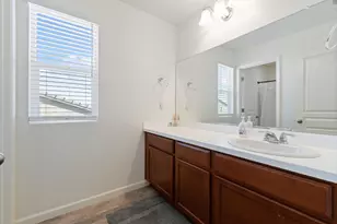 802 Reisling Ln, Coalinga, CA 93210 - Photo 38