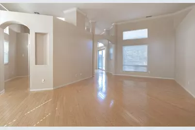 2100 Paramont Way, Modesto, CA 95355 - Photo 6