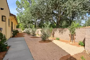 741 Estates Dr, Sacramento, CA 95864 - Photo 22
