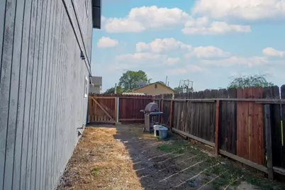 1220 Fig Avenue, Merced, CA 95341 - Photo 16