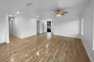 1109 Frienza Ave, Sacramento, CA 95815 - Photo 4