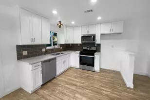 1109 Frienza Ave, Sacramento, CA 95815 - Photo 2