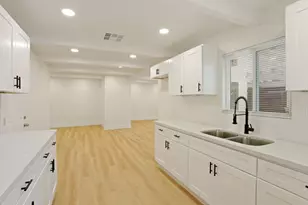 2036 Del Rio Dr, Stockton, CA 95204 - Photo 6