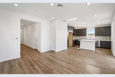 10382 Mornington Way, Elk Grove, CA 95757 - Photo 4