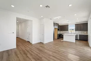 10382 Mornington Wy, Elk Grove, CA 95757 - Photo 4