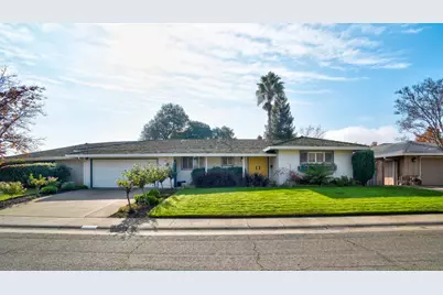 6956 Los Cerros Drive, Sacramento, CA 95831 - Photo 4