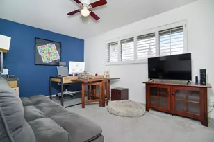 6956 Los Cerros Dr, Sacramento, CA 95831 - Photo 16