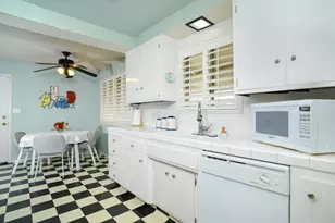 6956 Los Cerros Dr, Sacramento, CA 95831 - Photo 36