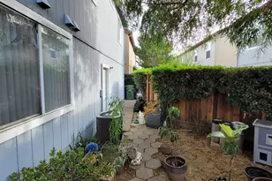 9558 Dominion Wood Ln, Elk Grove, CA 95758 - Photo 16