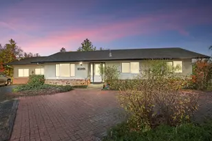 25523 E Groves Rd, Farmington, CA 95230 - Photo 16