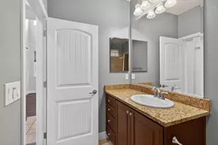 3241 Village Center Dr, Roseville, CA 95747 - Photo 16