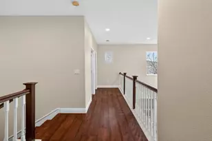 3241 Village Center Dr, Roseville, CA 95747 - Photo 32