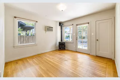 910 38th Street, Sacramento, CA 95816 - Photo 1
