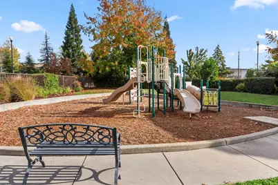 10001 Woodcreek Oaks Boulevard #1433, Roseville, CA 95747 - Photo 32