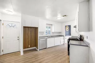 Topanga Ln, Sacramento, CA 95842 - Photo 4