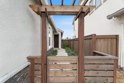 8333 Kyler Road, Elk Grove, CA 95757 - Photo 10