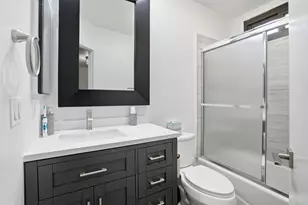 6540 Hayvenhurst Ave, Van Nuys, CA 91406 - Photo 28