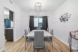 6540 Hayvenhurst Ave, Van Nuys, CA 91406 - Photo 12